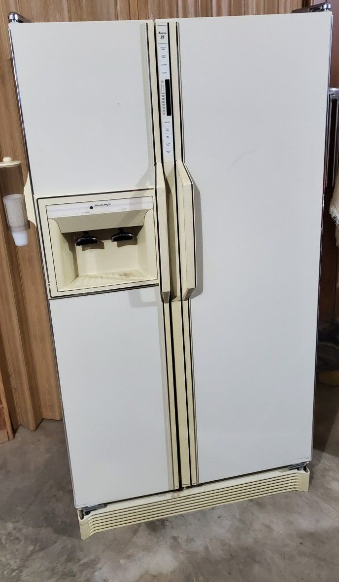 Amana Refrigerator 