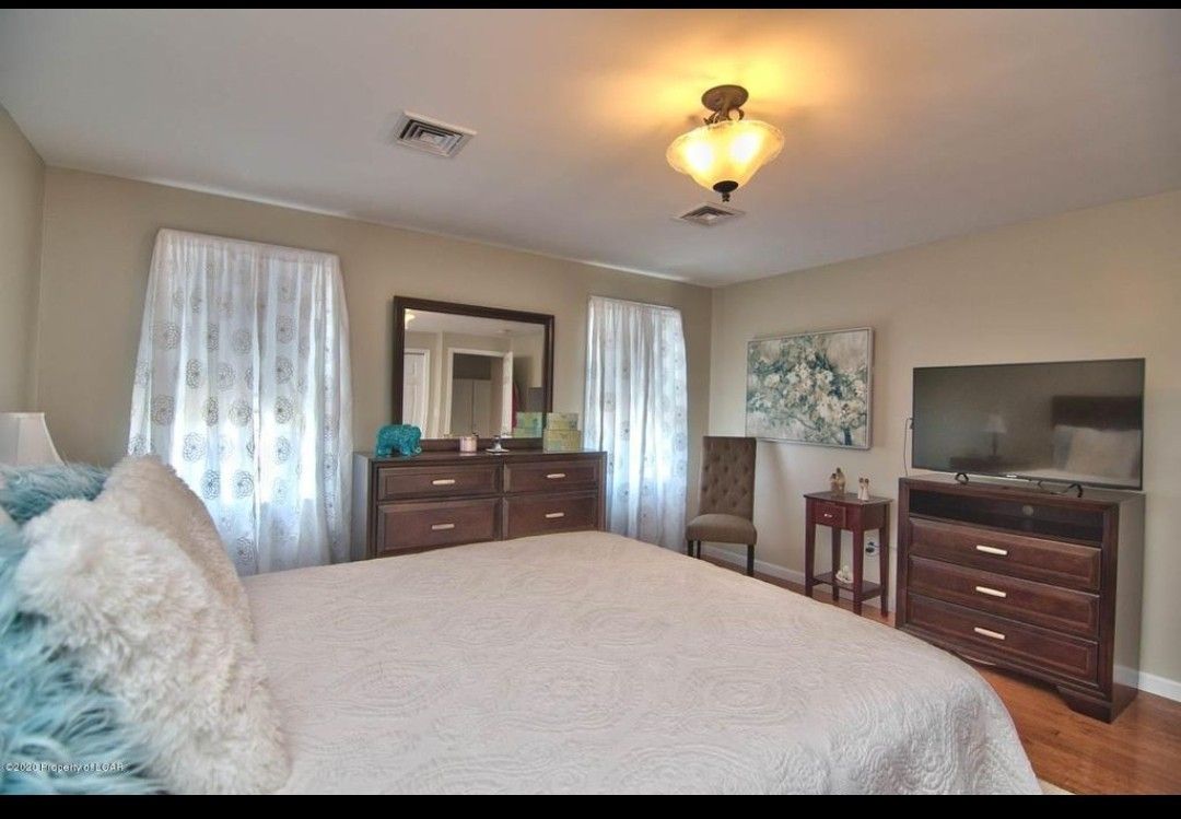 4 Piece Bedroom Set for Sale in Jacksonville, FL OfferUp