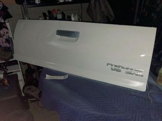 Toyota Tacoma PreRunner V6 SR5 Tailgate White