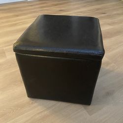 Storage cube ottoman