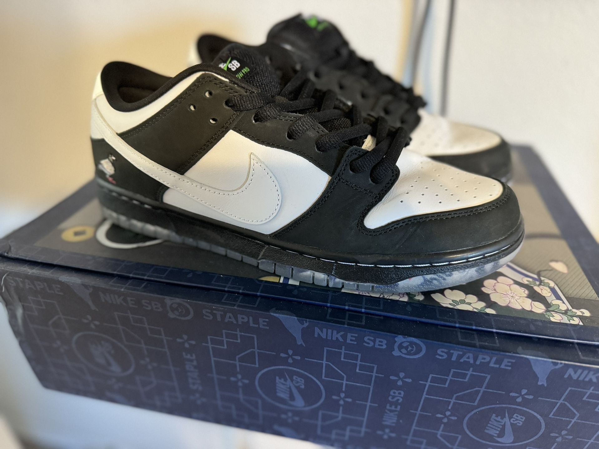 Nike SB Pandas pigeon Size 9.5 Men 