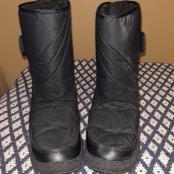 It’s a Women’s Snow Boots 9/10