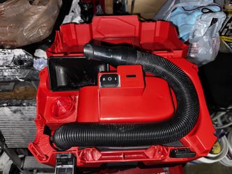 Milwaukee M12 Vacuum