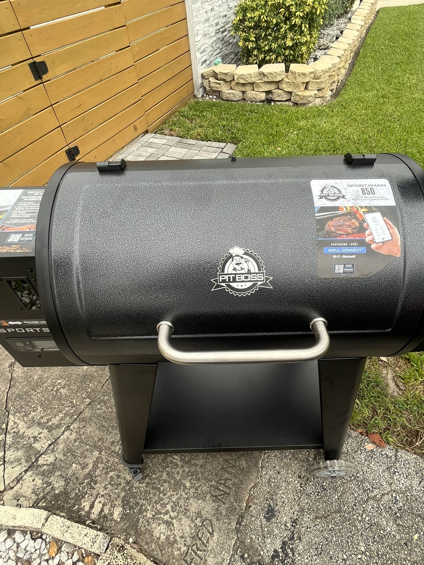 Pit Boss Sportsman 850 Pellet Grill w/ WiFi - 11106