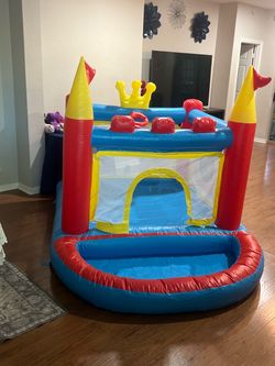 Water bouncing house