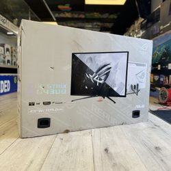 ASUS Rog Strix XG43UQ Gaming Monitor (Take It Home In Payment/ llévatelo a casa en pagos) 