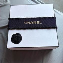Chanel Box 