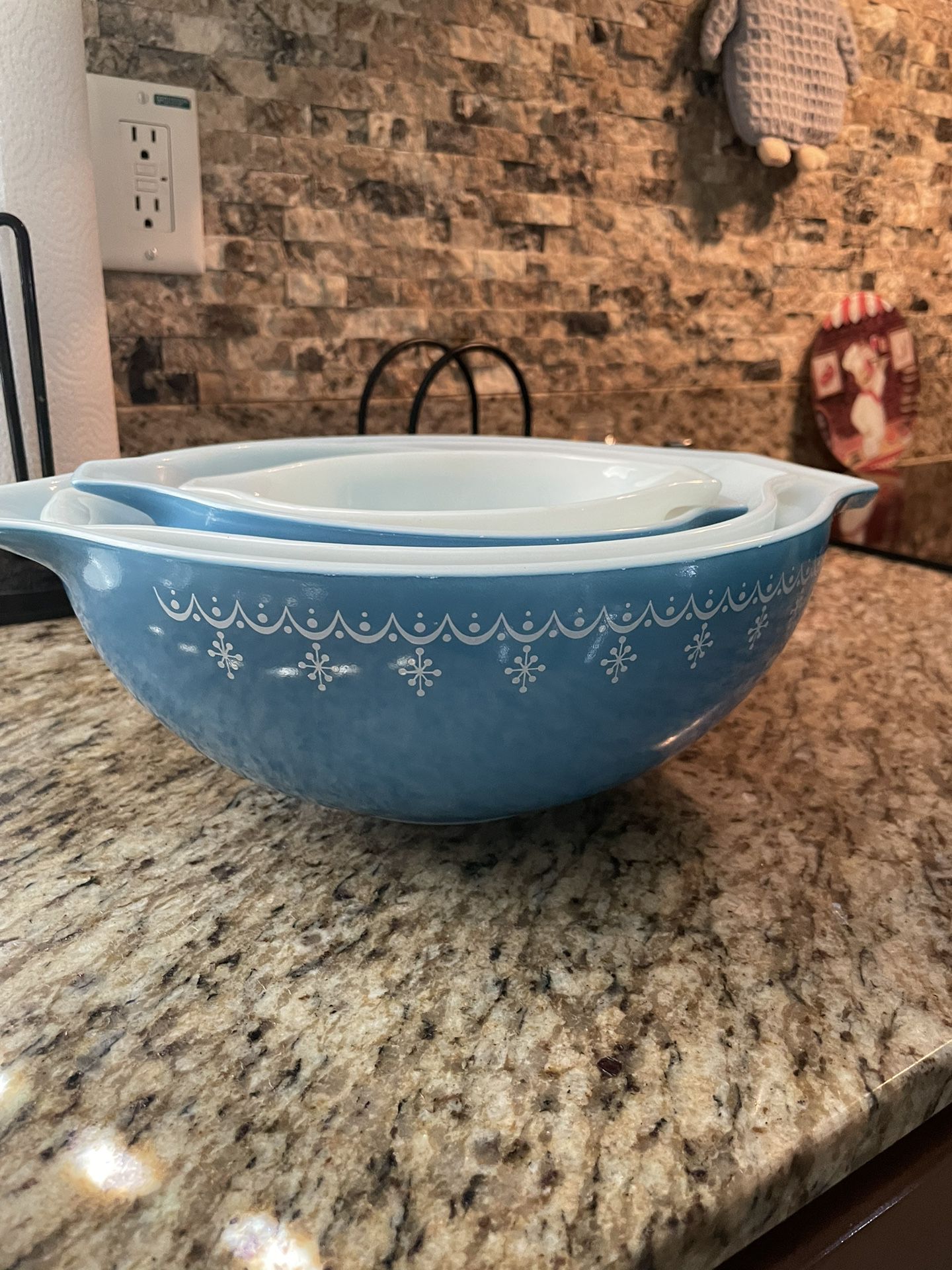 Vintage 1970s Blue Snowflake Garland -Pyrex-Cinderella Bowls