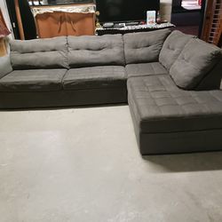 Modern Gray Fabric L Shaped Sectional Couch with Chaise Lounge