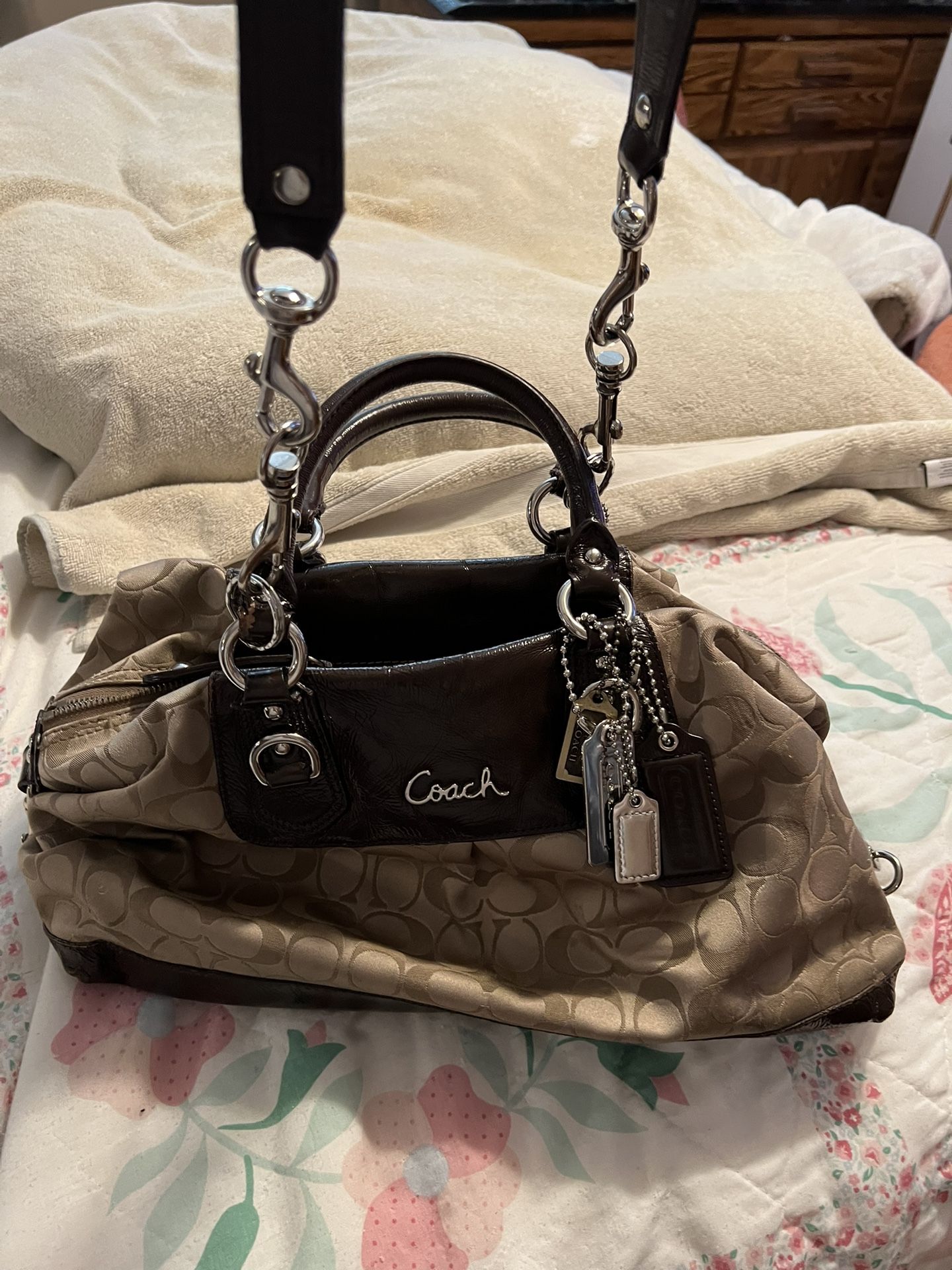 Large Size Coach Signature Bag Brown