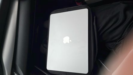 MacBook A1 Model A3240