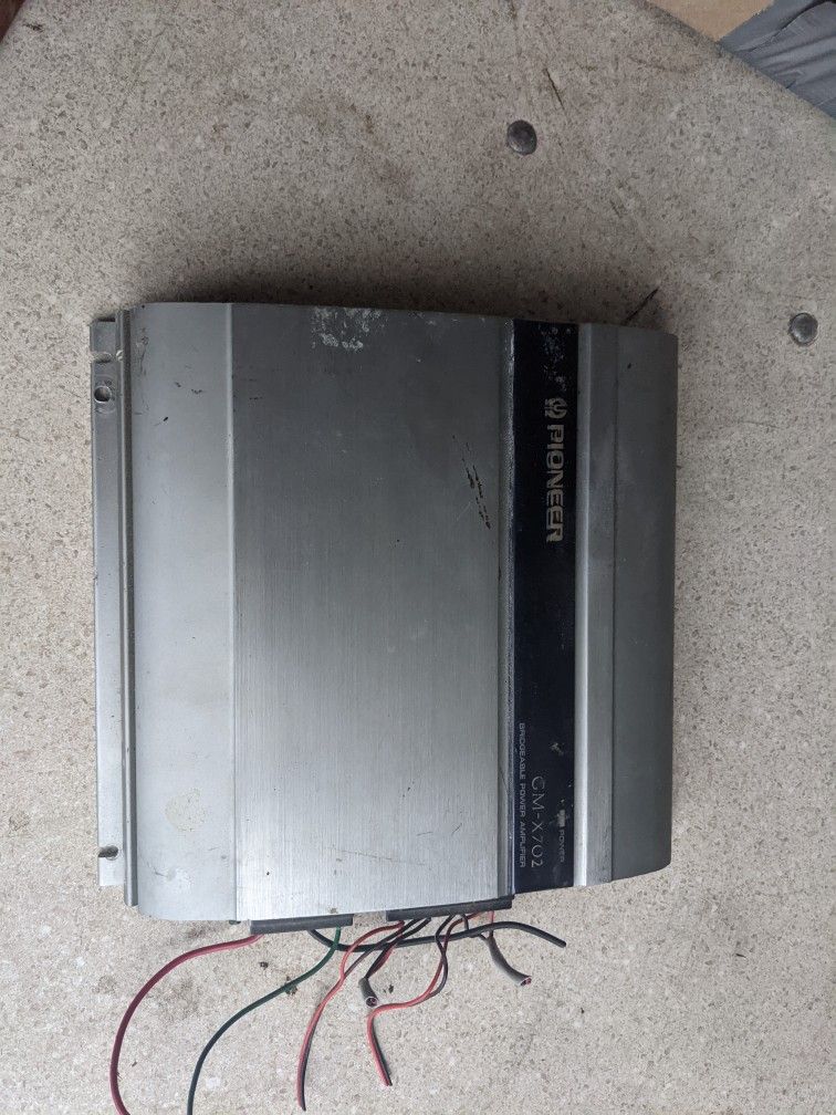 Three CD Player Head Units With Amplifier