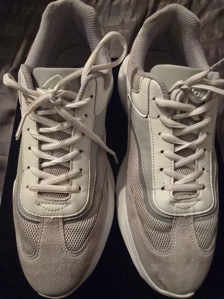 Women's Shoes Size 10