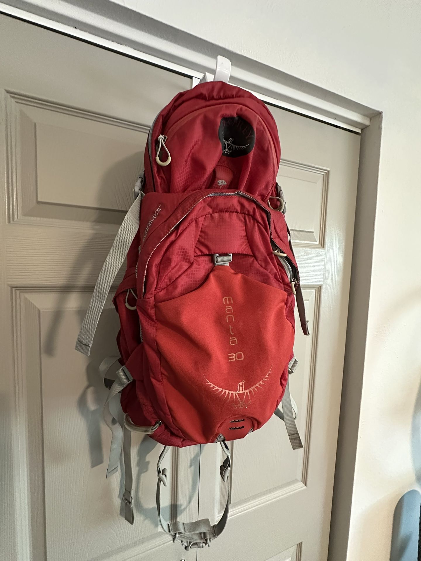 Osprey 30L Hydration Pack Manta (Fair Used)