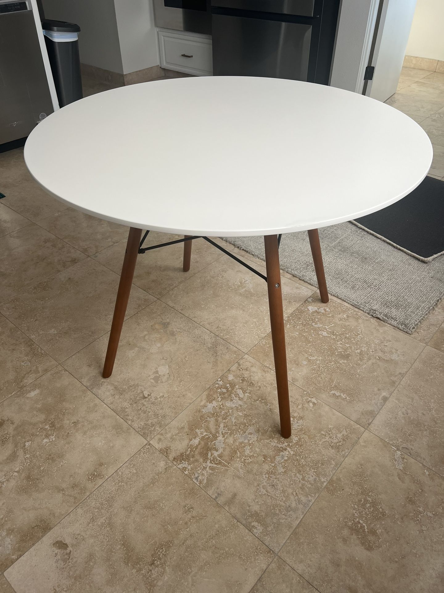 Modern Round Dining / Accent Table
