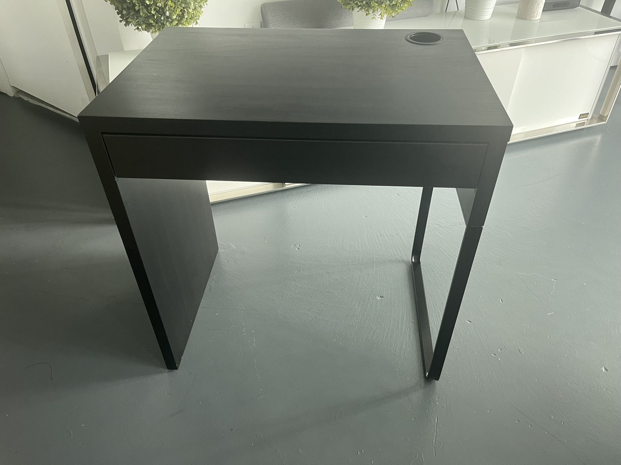 IKEA micke Desk- Black/brown