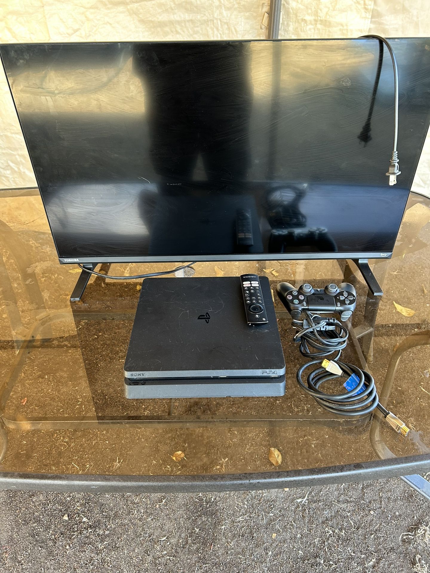 PlayStation 4 + TV