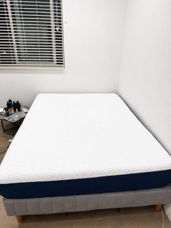 Queen Size Sleepy’s Memory Foam Mattress