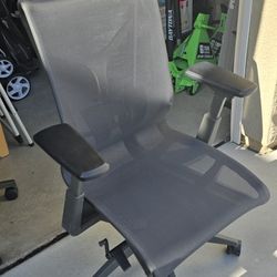 HIGH QUALITY  ERGONOMIC OFFICE CHAIR by 9to5 SEATING