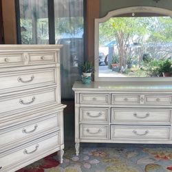 Gorgeous Drexel Mid Century Dresser Set 