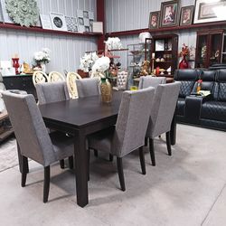 Beautiful Modern Dining Room Table Set 