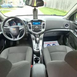 2011 Chevrolet Cruze LT Sedan 