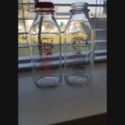 Vintage Broquieres Dairy Milk Bottles **T.V. Host  Hulle Howser ** ....asking $20.00