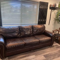 Real Leather Sofá 