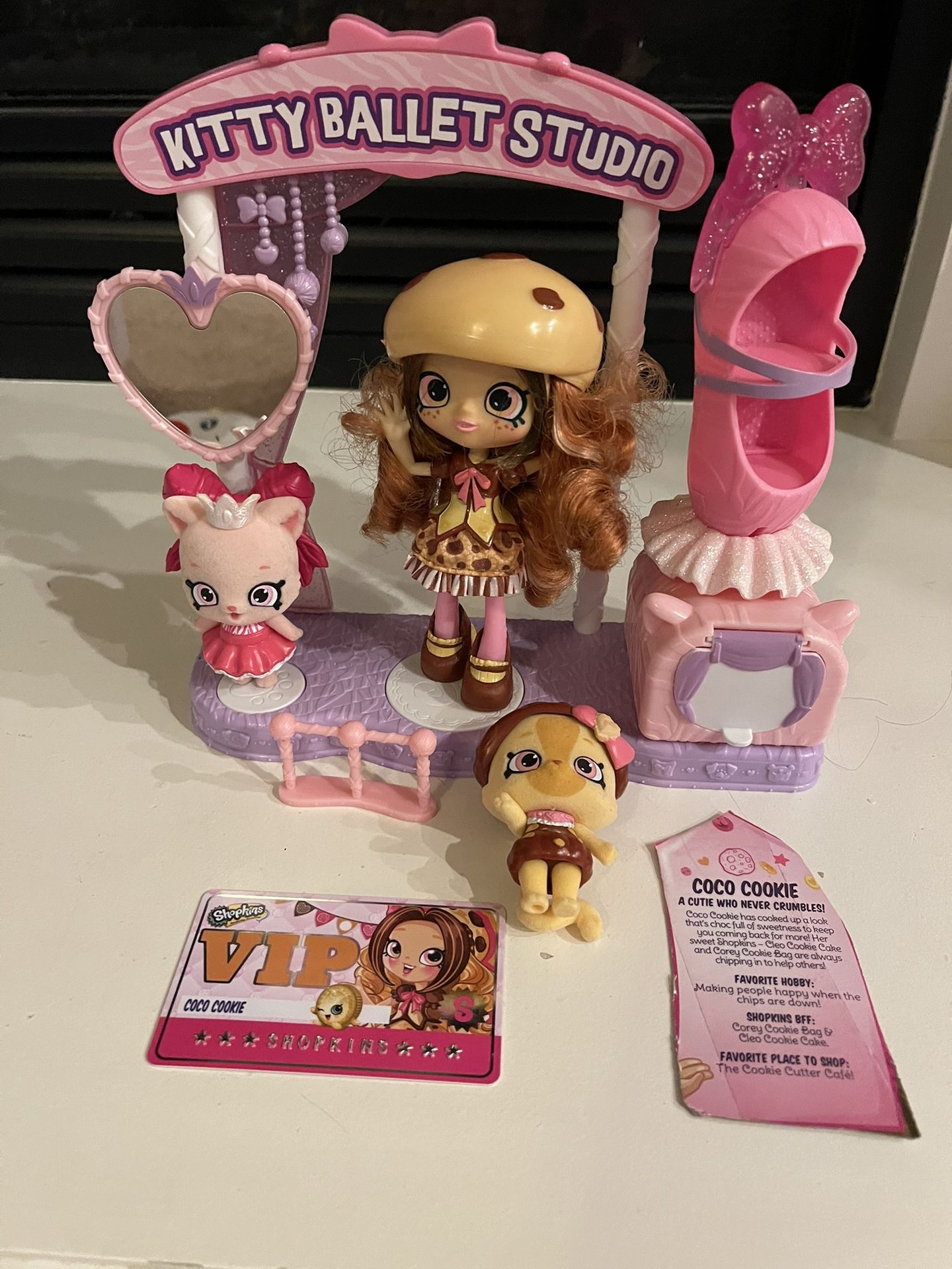 Shopkins Ballet Set And Extra Doll And Pet