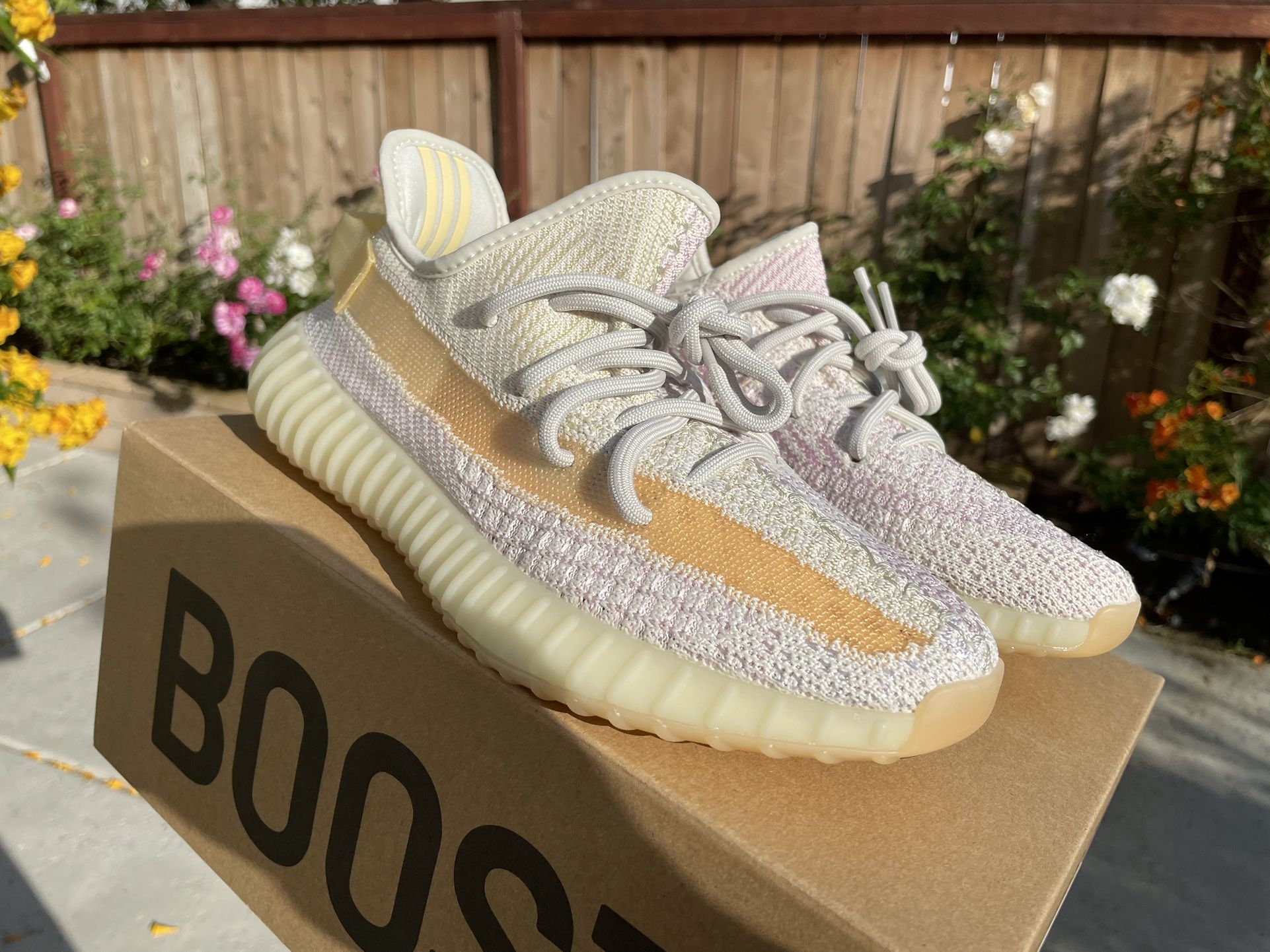 Adidas Yeezy 350 V2 Light UV (Color Changing)