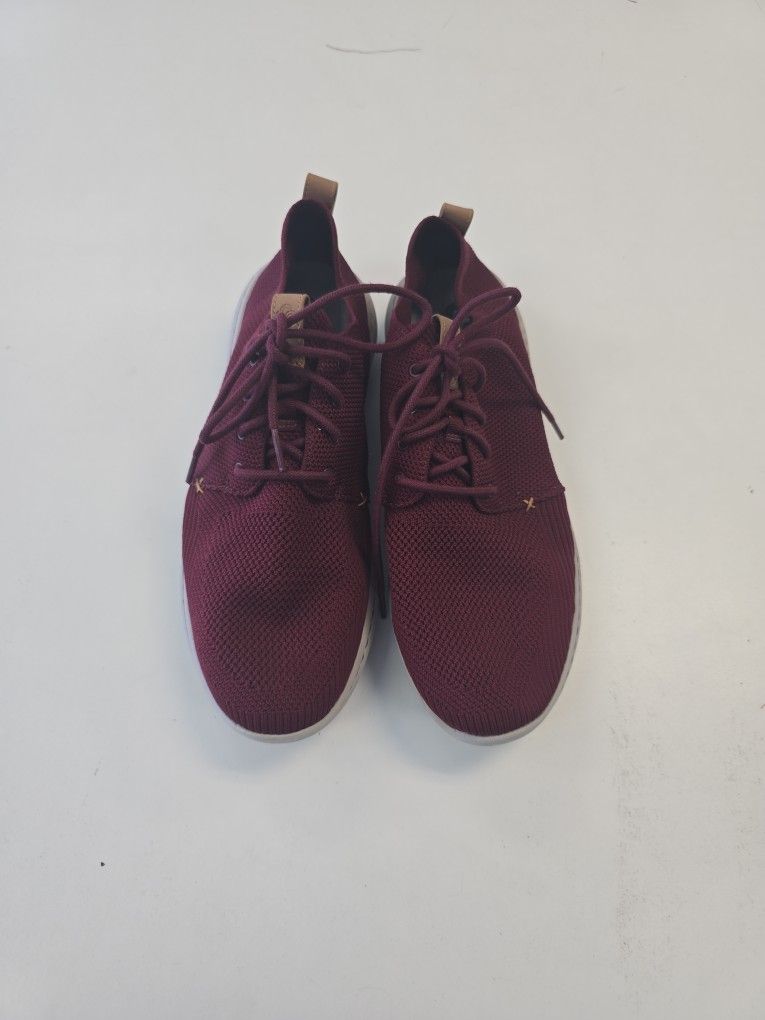 Tennis shoes
