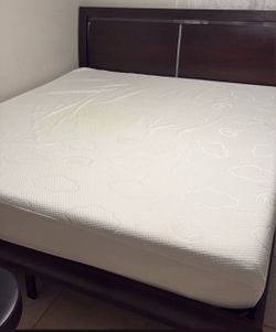 Serta king Mattress and Copenhagen bed frame king