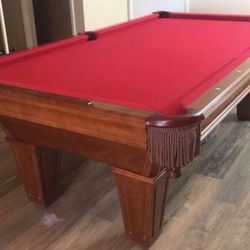 Pool Table 8ft Bruinswick ( Free Delivery & Set Up ) 