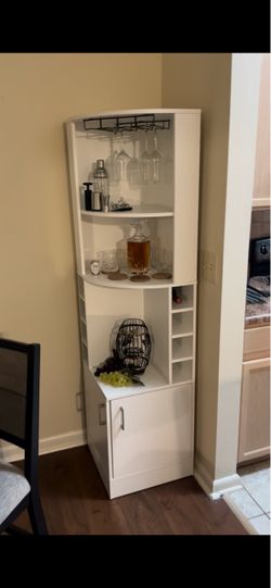 Corner bar