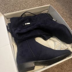 Women’s Suede Chelsea-Style Boots – Like New