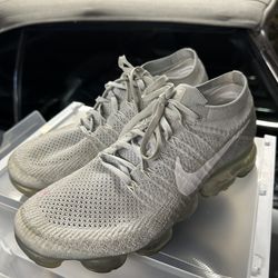 Nike VaporMax flyknit (size 10.5)