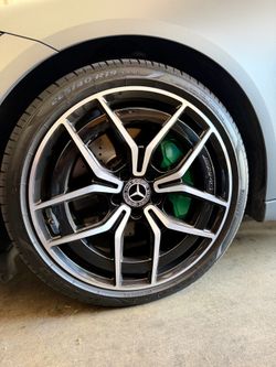 Factory OEM 19” Mercedes AMG with Pirelli P Zero run flat tires