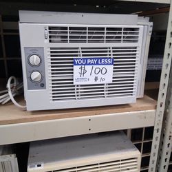 Air Conditioner. A/C Unit. Window Unit. aires acondicionados