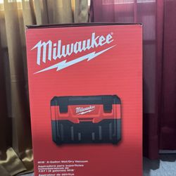 Milwaukee dry/wet vacuum