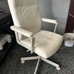 White Desk Chair, Like New!