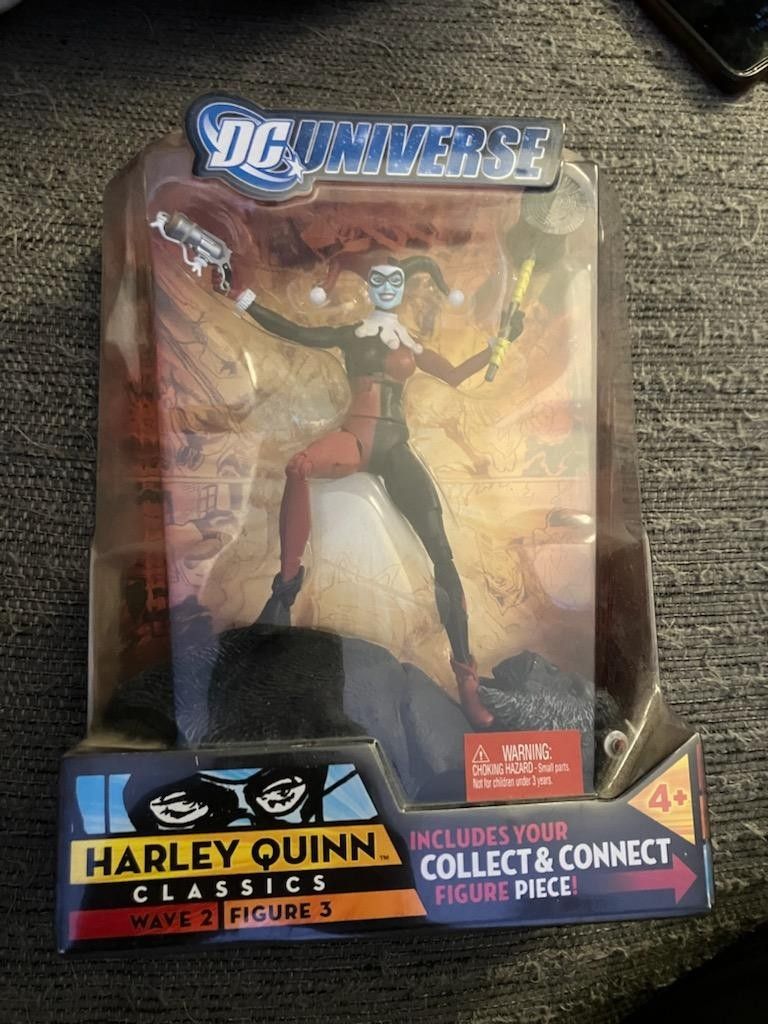 DC UNIVERSE HARLEY QUINN