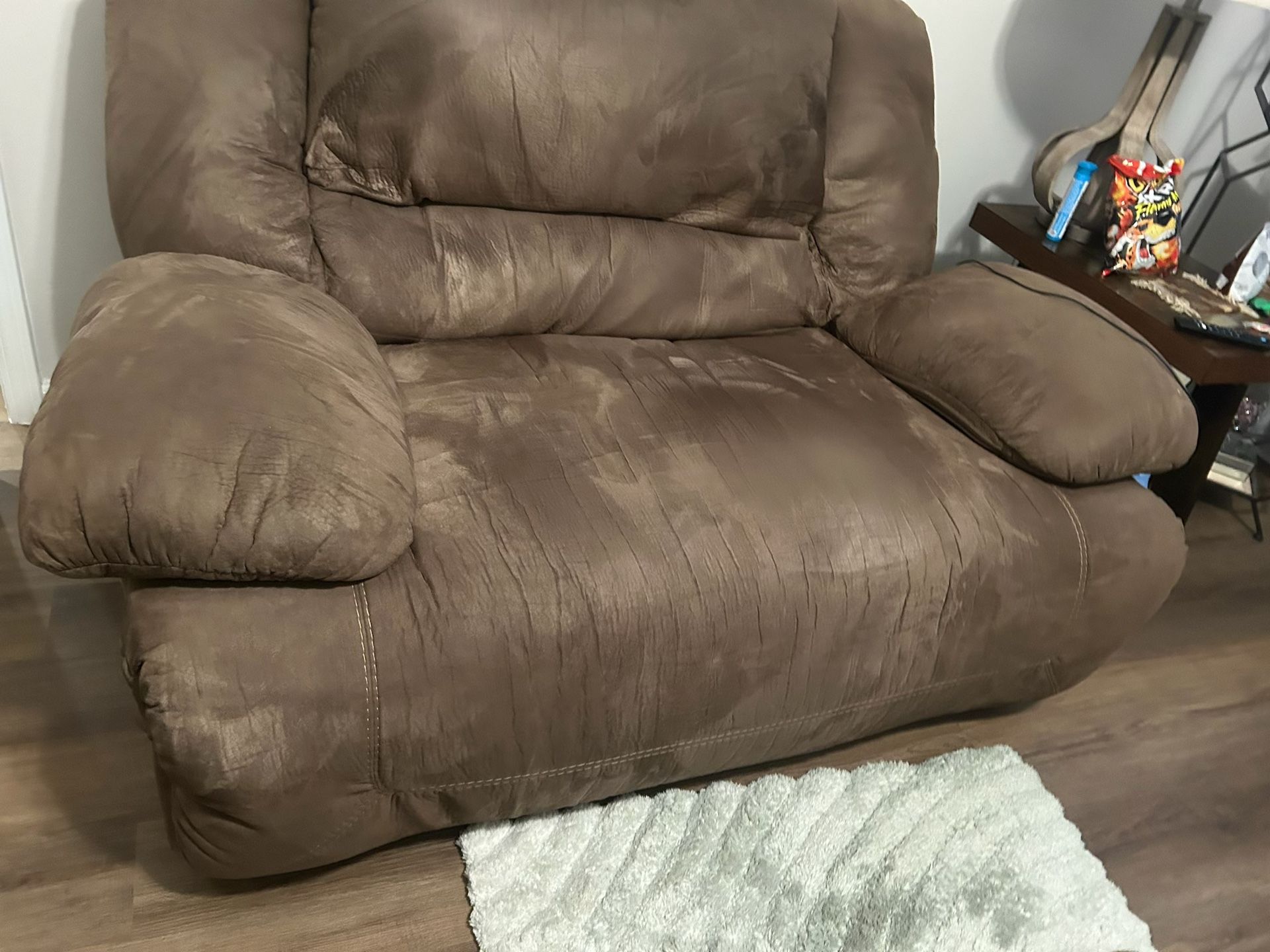 Loveseat recliner