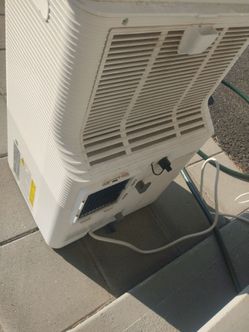 Della air conditioner /heater 10,000 BTU