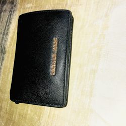 Michael Kors Jet Set Travel Slim Bifold Leather Wallet 