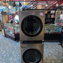 
LG - 4.5 Cu. Ft. HE Smart Front Load Washer and 7.4 Cu. Ft. Electric Dryer WashTower with Steam and Built-In Intelligence - Graphite Steel