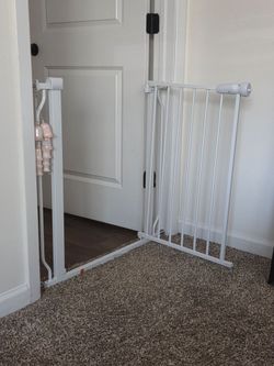 alanceFrom Easy Walk-Thru Baby Safety Gate, Fits 29.1" to 33.8" Openings
30" Tall Gate for Doorways and Stairways with Auto-Close/Hold-Open