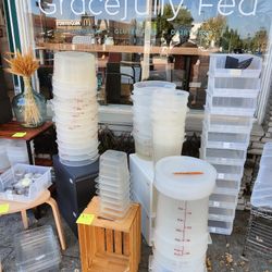 tag sale everything must go ***