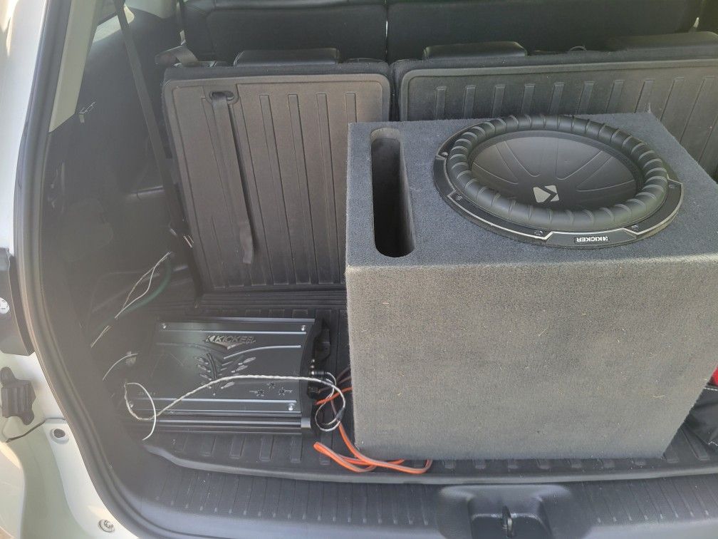 UNA BOCINA Y AMPLIFIER
