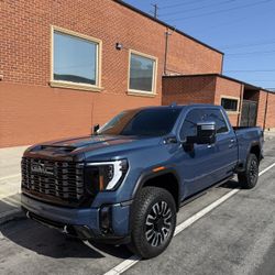 2024 Sierra Denali Ultímate 2500 Diesel  15 Millas 