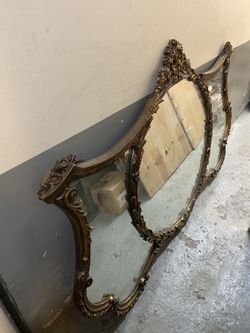Elegant Antique Style Mirror